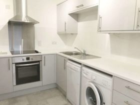 2 bedroom Flat to re...